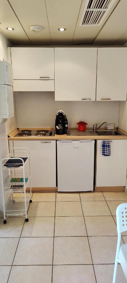 Menton Bord De Mer Studio Calme Avec Balcon, Ascenseur, Climatisation, Ideal Location Quiet Near Sea, Balcony, Elevator, Ac Екстериор снимка